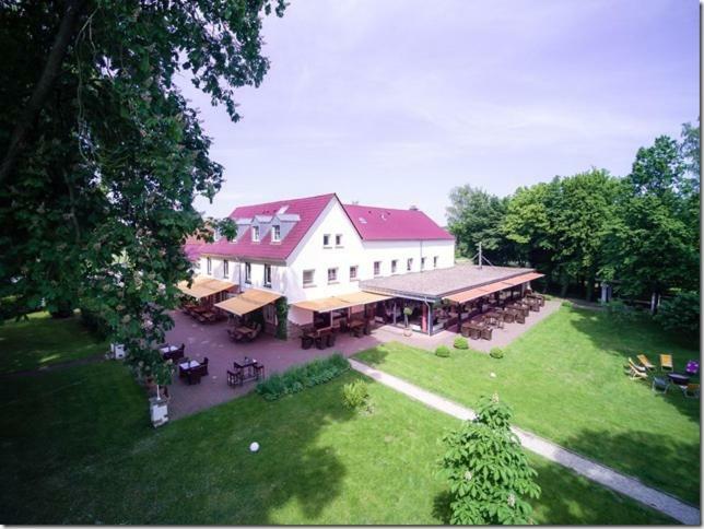 Hotel Gutshof Wellenbad Шверте Екстериор снимка